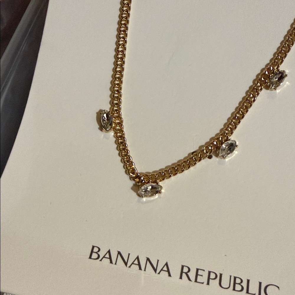 Banana Republic gold and rhinestone necklace - Picture 4 of 4